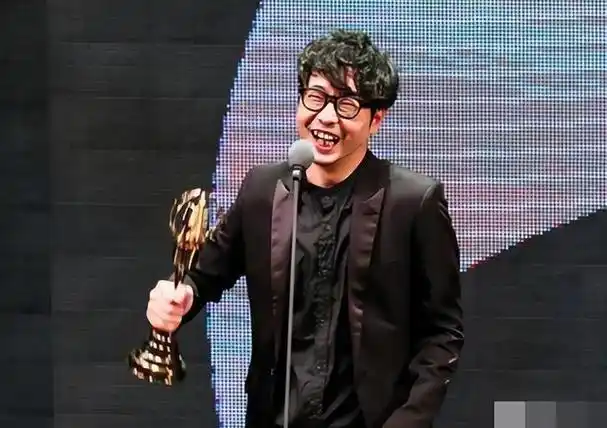 情人节当天,陈意涵就和男友许富翔火速领证结婚啦!