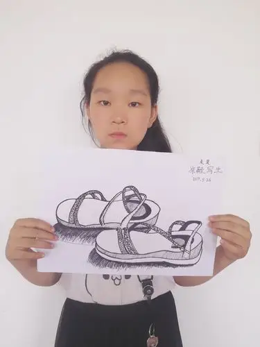 素描写生班《凉鞋写生》学生作品