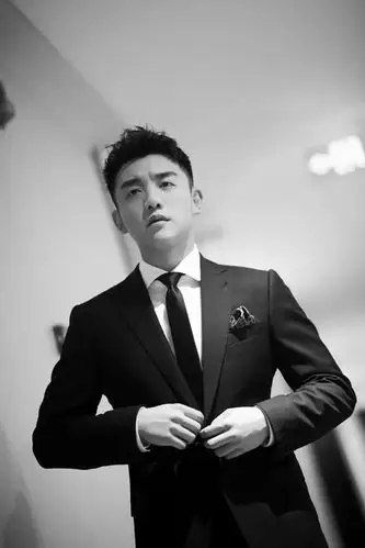 这次出席活动,"小猎豹"郑恺一头潇洒的帅气发型,干净又利落,帅气魅力