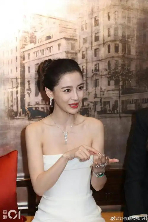 angelababy##angelababy风尚志三月刊封面