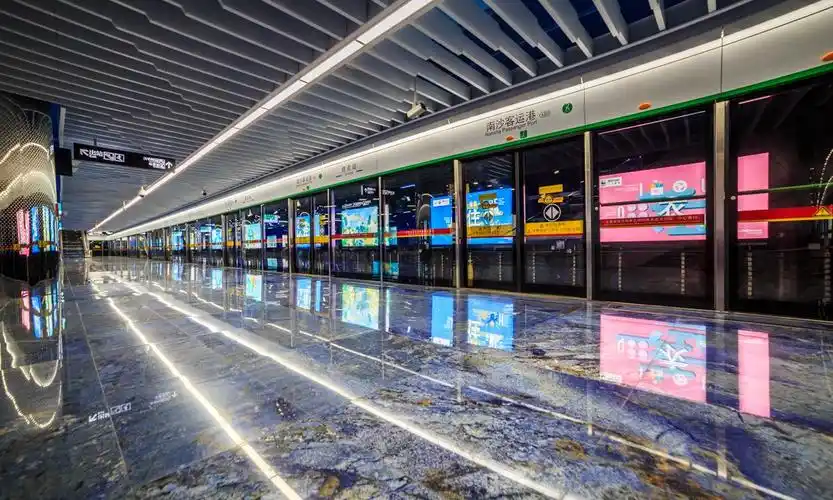 7/ 10广州南沙客运港地铁站风光8/ 10前面的照片是为了表现地铁站的