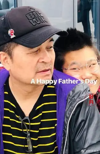 毕福剑以漫画家身份现身泰国,近照暴露年龄略显颓