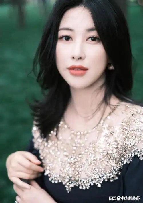 京圈公主朱珠:4段感情前任个个都是富豪,37岁却选择嫁给普通人_网易