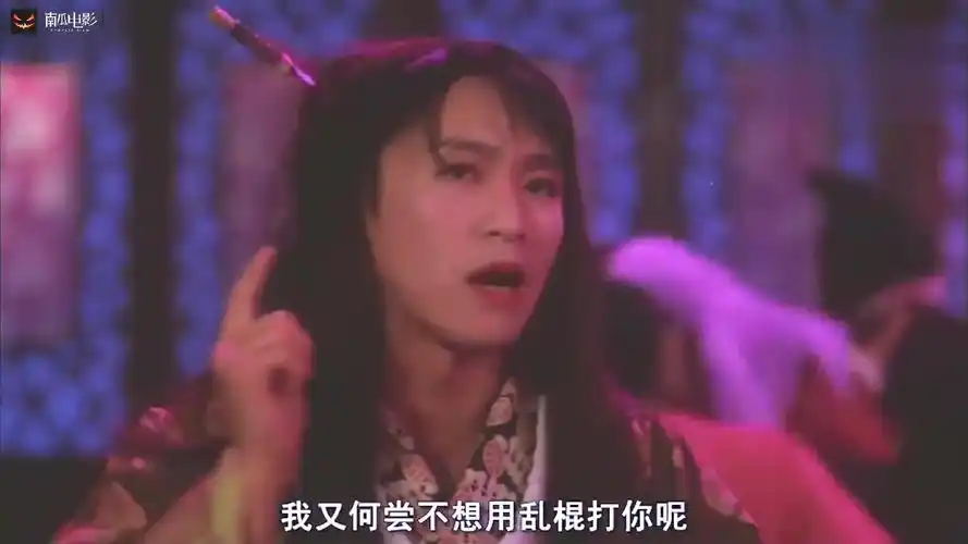 密探:本以为星爷男扮女装够搞笑了,没想石榴姐才是真王者,精彩