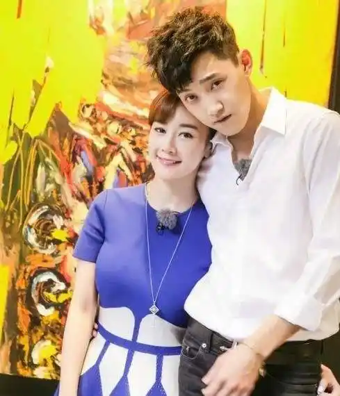 节目中,张檬与范世琦组成了一对cp,两人上演的甜蜜画面成功地圈了一