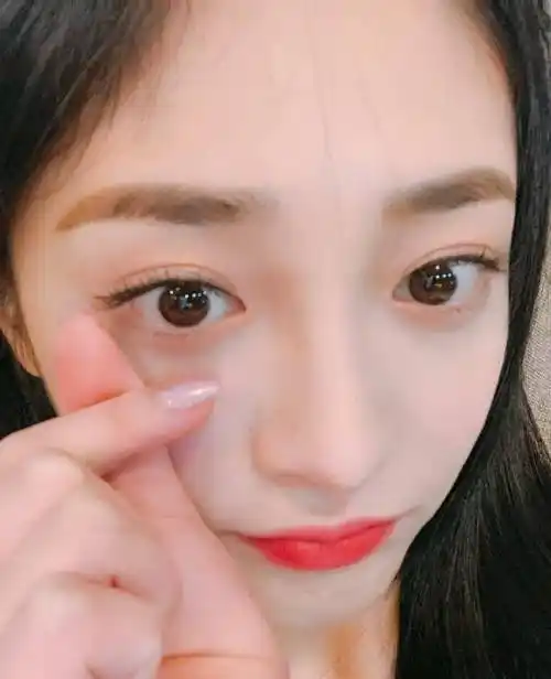 《hi室友》张俪周洁琼上演"泳装"秀,大长腿抢镜,姿态超迷人!