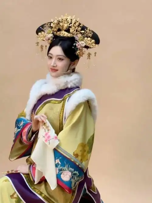 景甜清宫美人妆,仿佛从古代画卷中走出来的美人!