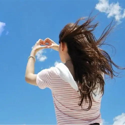 qq头像女生背影等待花开的日子