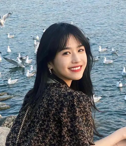 笑起来超好看的女生头像,爱笑的女孩子运气不会差!