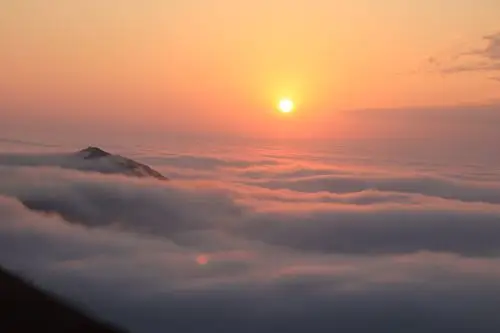 踏过美丽的高山草甸,观武功山云海,日出,日落.