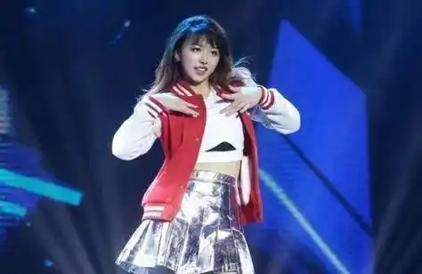 所以,孔雪儿无论是成功出道,还是最终无法出道,都会再次面临从蜜蜂少