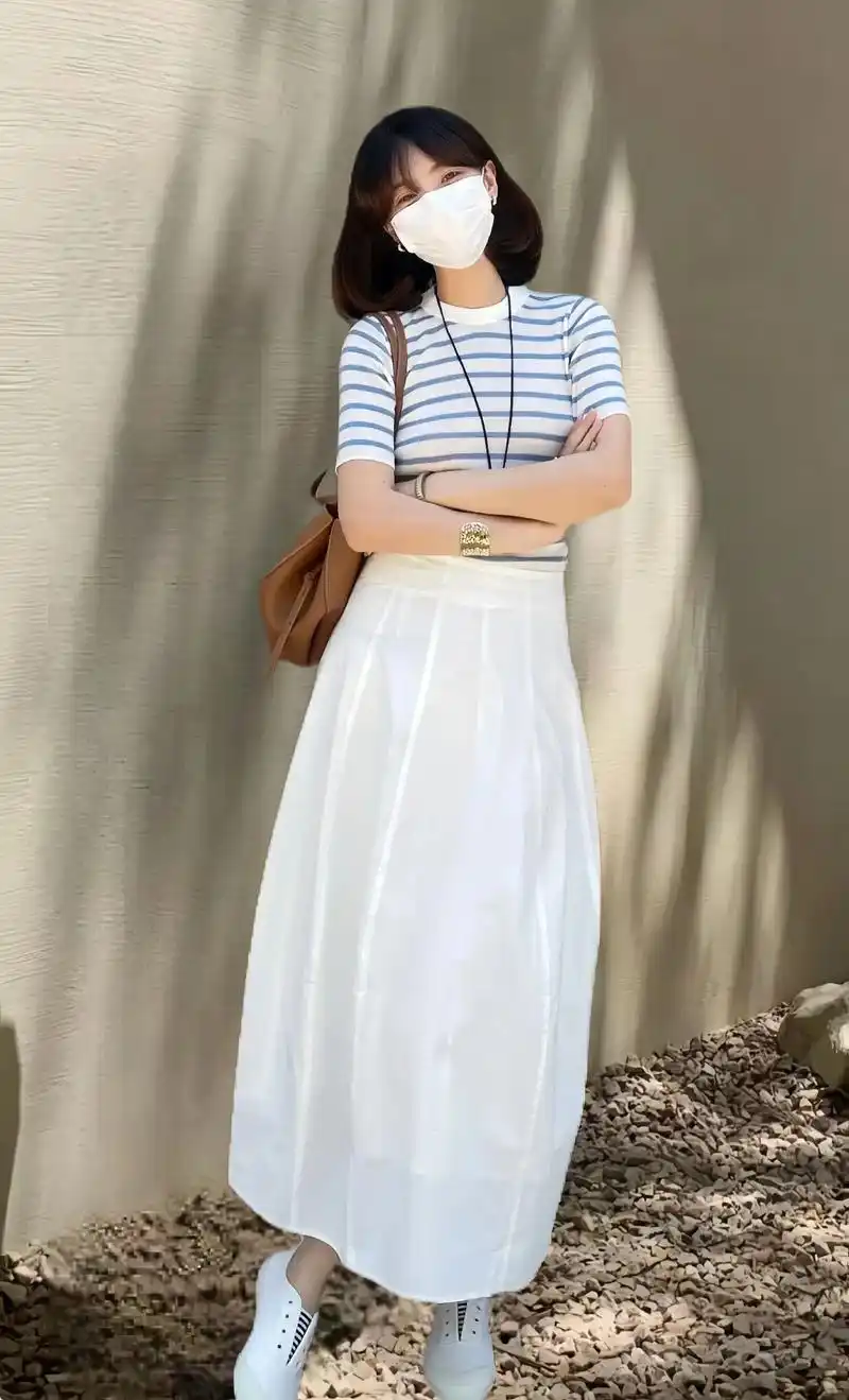 夏天的衣服简简单单就很好看