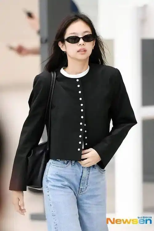 最新jennie的机场照