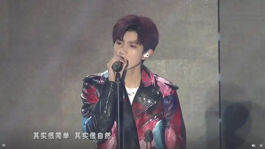 说好的澄海呢!tfboys五周年演唱会,粉丝们为灯牌操碎了心