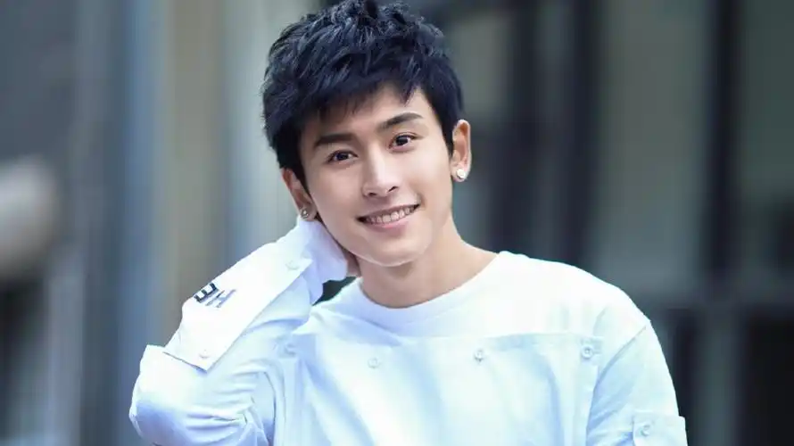 张哲瀚杂志写真考古每日一更67