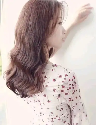 四十岁女人换什么发型好看推荐这几款轻熟风发型优雅高级