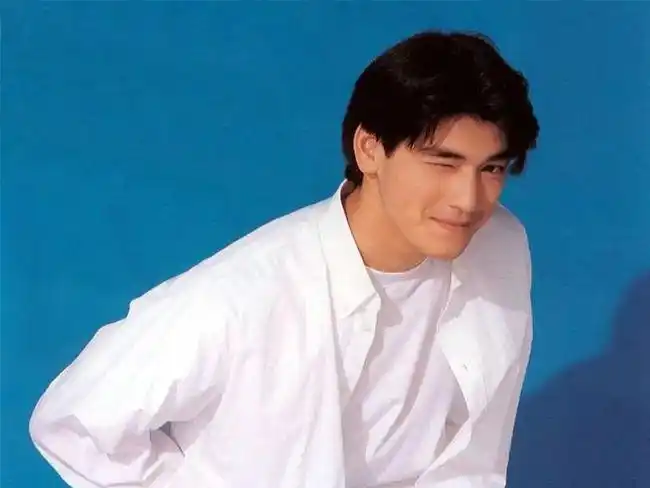 「90年代」的明星们,是 很多人童年及青春里不可或缺的记忆.