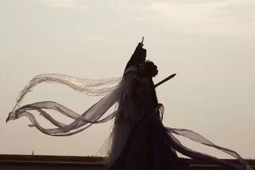 求花千骨cos神魔井的一张图片