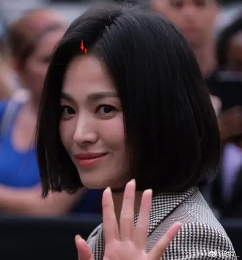 宋慧乔新造型又翻车,撞脸尚雯婕杨幂,高颅顶发型被指像女企业家