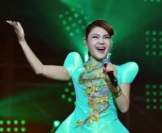 乌兰图雅爆红当乌兰托娅与公