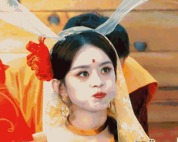 赵丽颖嘟嘴侧颜照