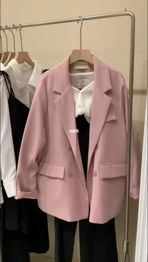 卖爆的一款粉色西装