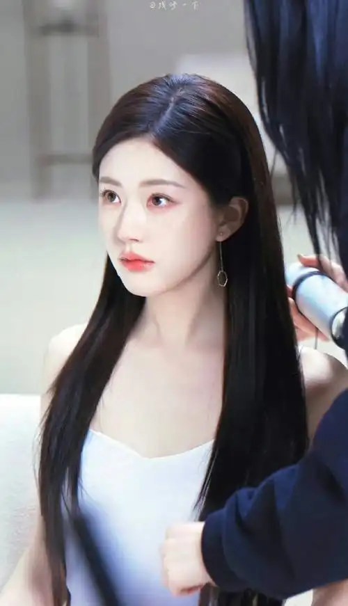 老公啊啊啊啊啊美到失语#赵露思刘亦菲撞脸