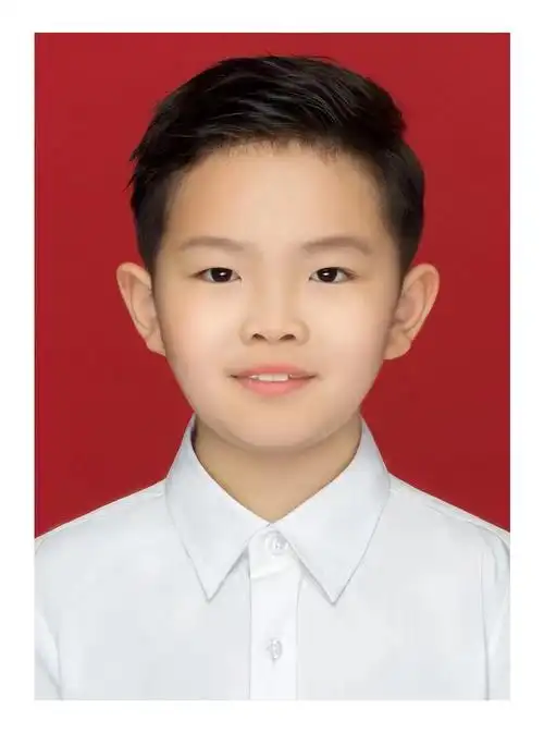 他活泼开朗,自信乐观,勤奋好学,是一位品学兼优的学生,他积极向上