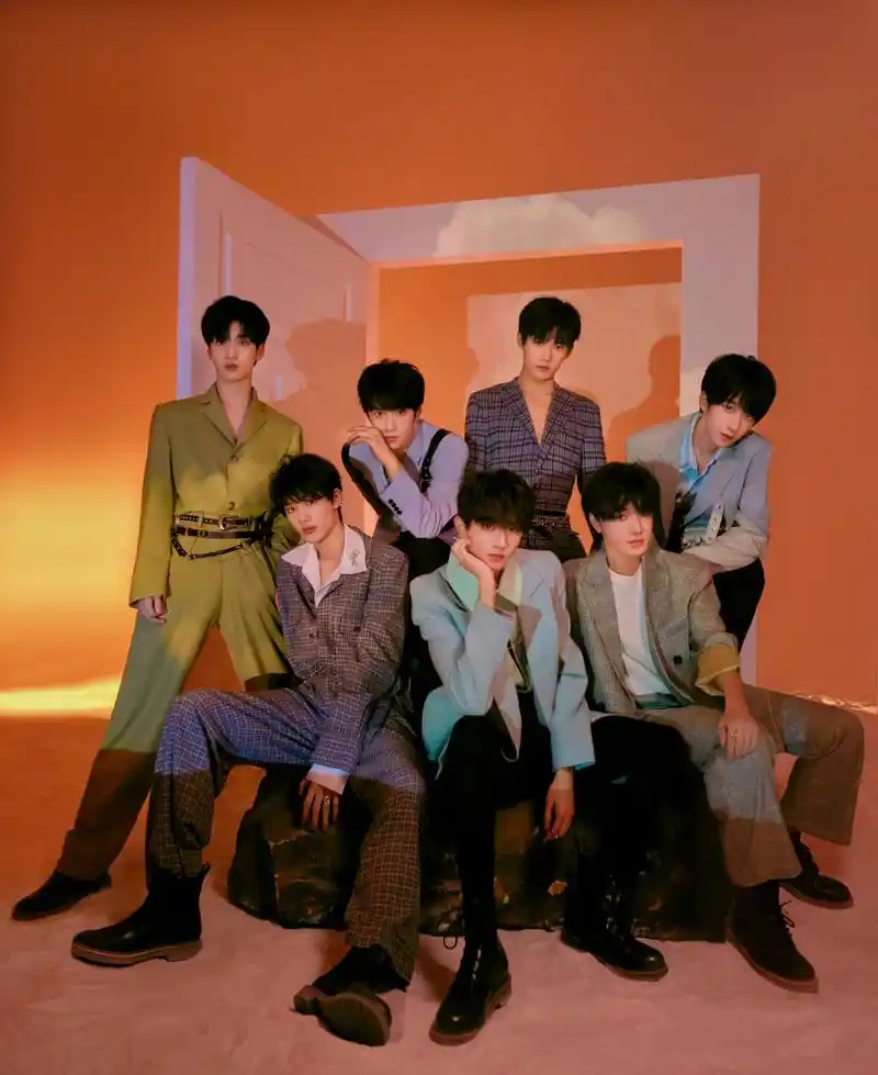 时代少年团新闻201119时代少年团周年写真vol2公开光影变幻勾勒出少年