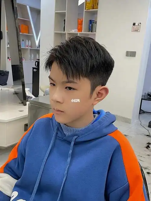 男士前刺三七分发型  前刺凌乱短发