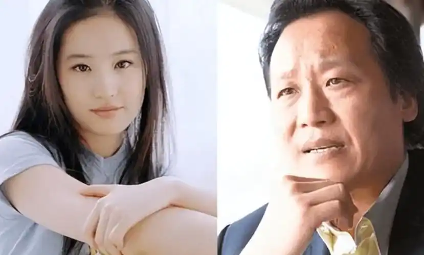 刘亦菲干爹陈金飞带美女买项链,紧搂怀里热聊,杨采钰已成过去式_女生