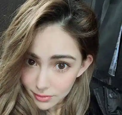 原创原创周杰伦晒老婆浴缸照昆凌躺下时太过时尚网友表示天王辛苦了