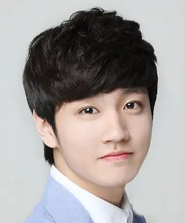 头大男生剃阴阳帅超短发2018潮男生活日常发型系2