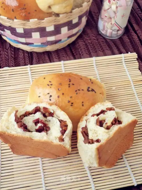 红枣面包卷的做法步骤_尔东叶_美食天下