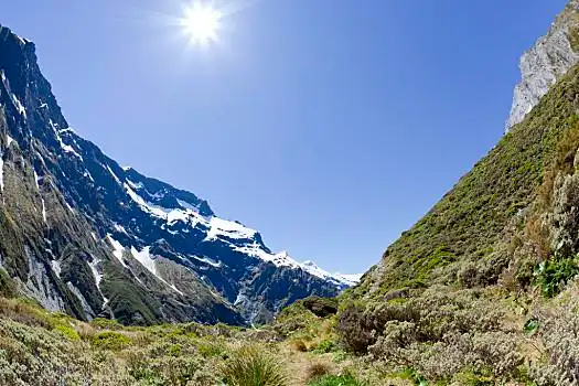 太阳,山,春天,风景,高山,植物,残雪,山顶