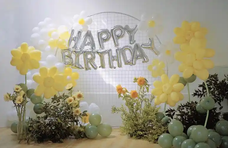 早春晴朗阳光正好#派对布置  #婚房气球布置  #花艺场景布置  #生日