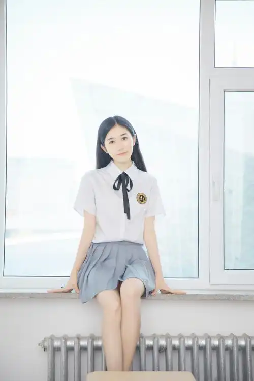 校服女生