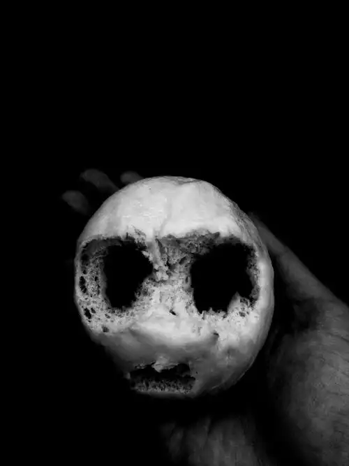 英文绘本 写美篇 送儿子上学,冷不丁他给我看了他的杰作,觉得好恐怖