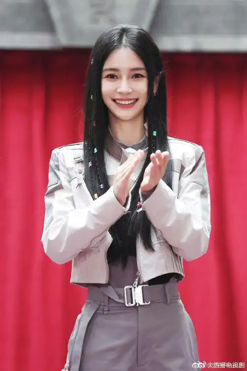 杨颖晒自拍照##angelababy迟到vs新鲜的自拍