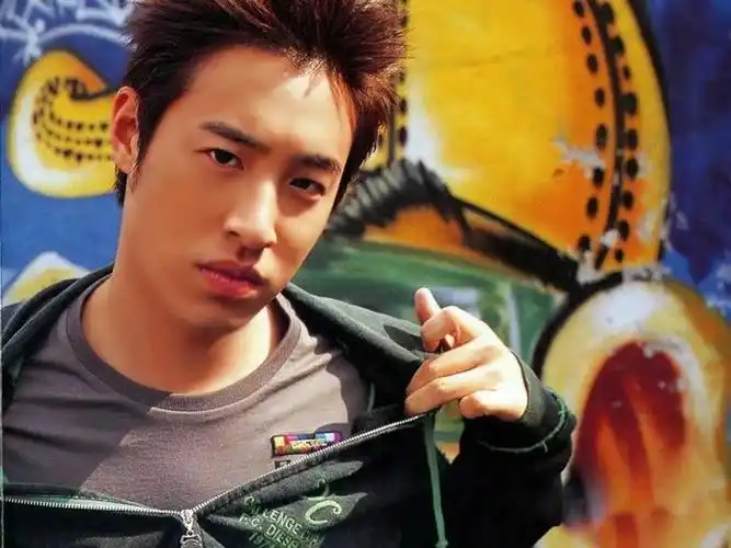 婚后4年,潘玮柏胖到200斤:差点认不出.