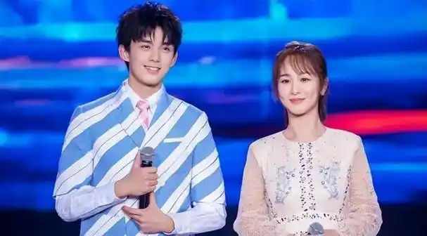 女孩中,杨紫和关晓彤现在可是火得不得了,都成了娱乐圈的一线明星啦!