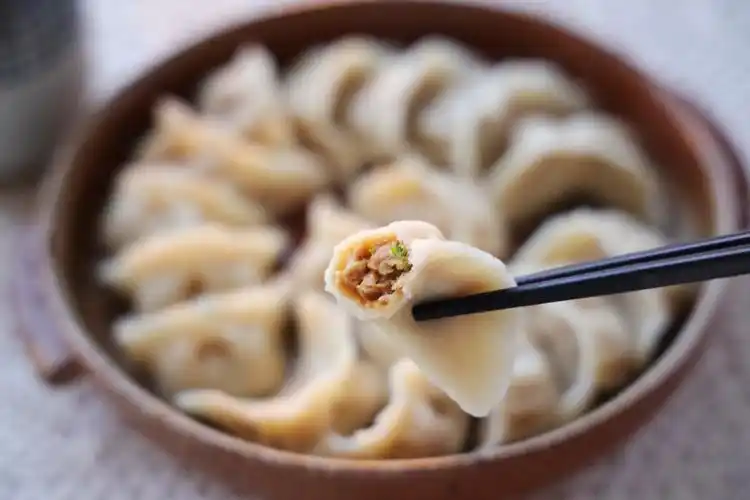 原创要冬至了一定要吃饺子饺子肉馅儿最简单的调法鲜嫩多汁