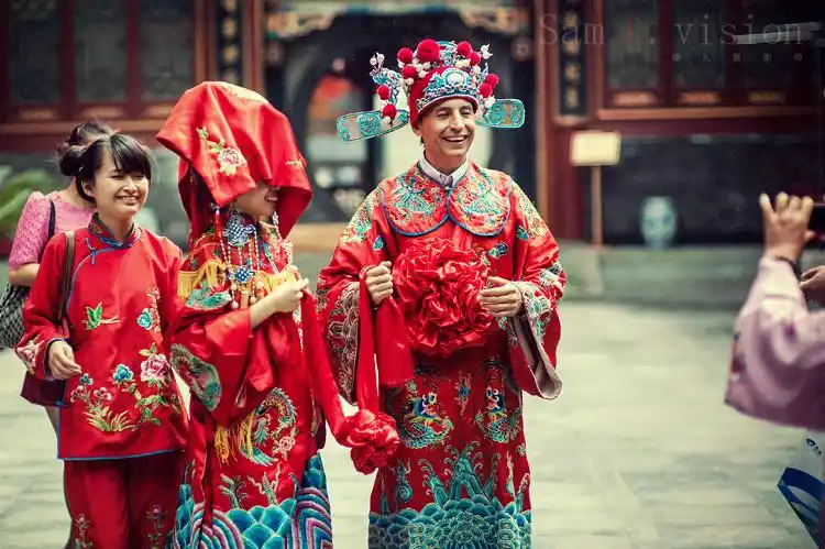 一场特有特色的中式婚礼,中国红中西合璧式婚礼