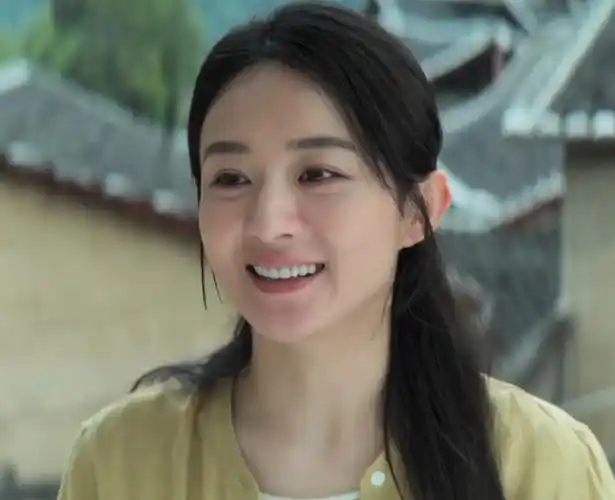 剧组太敷衍赵丽颖产后首部现代剧播出造型糟糕眼线都歪了