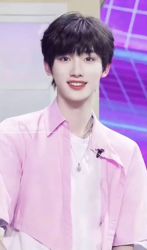 丁程鑫以后就是六个人的快的大本营了,大家期待?