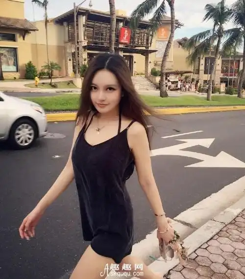 周扬青整容前照片及家庭背景