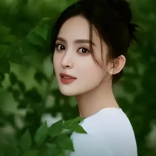 "小鲜肉"男友爱秀床照  古力娜扎新恋情爆发 古力娜扎恋情公开2021