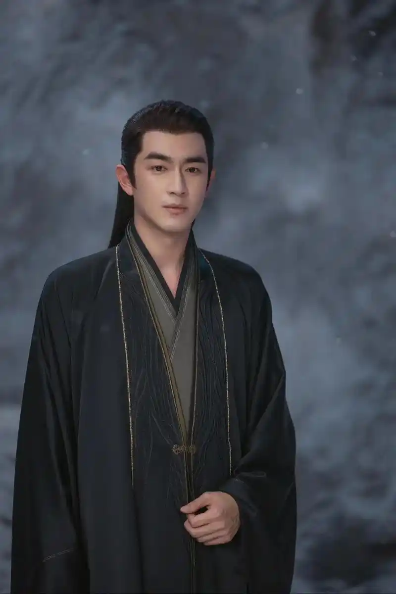 与凤行 林更新绝美剧照 #林更新 #古装 - 抖音