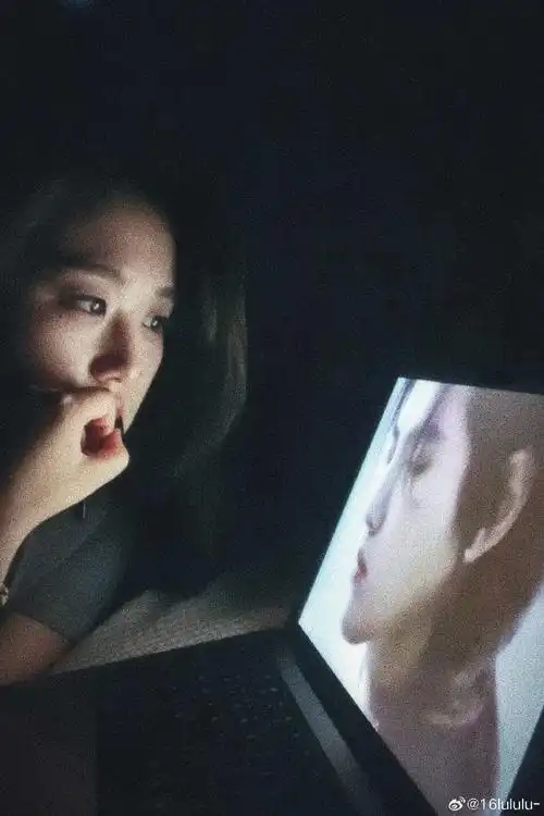 你太过勇敢安静,我都忘了你正在承受痛苦#吴亦凡