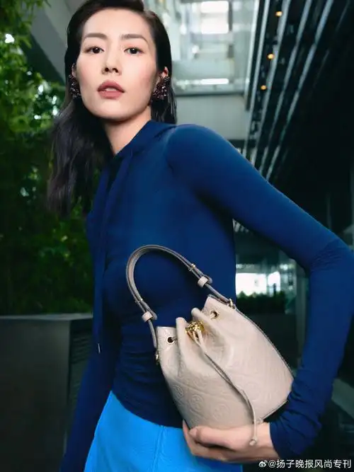 7月30日,@toryburch汤丽柏琦官方微博于南京德基广场精品店举办2024